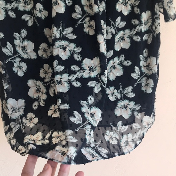 Anthro Moon River cold shoulder top size medium - Picture 10 of 12